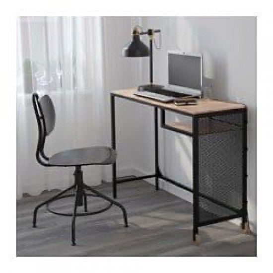 Teacher’s Desk 03